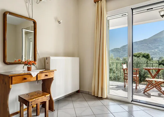 Appartement Daratos 1 *